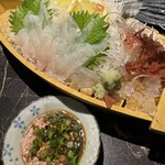 巓升郭 - 活きウマズラカワハギの刺身