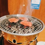 炭火焼肉ホルモン まるは - 