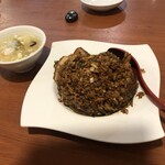 龍華軒 - 黒チャーハン