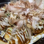 Takoyaki Iwacchi! - スタンダードなたこ焼き。普通の味。個人的にはリピートしないと思う。