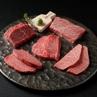 As a designated Kagoshima black beef dealer, we deliver the best A5 Wagyu beef.