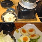 鳥貴族 - 鶏釜飯.キャベツのおかわりに新メニューの味付け煮玉子。