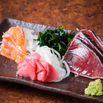 Assortment of 3 pieces of sashimi