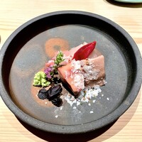 焼鳥 篠原 - ③髙坂鷄の刺身盛り合わせ　　 　白レバー、砂ずり、もも、ムネ