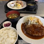 おきらく食堂 - 大きなハンバーグ^ - ^   ソースも美味しい♪