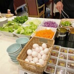 新ロイヤルホテル四万十 - サラダと納豆　生卵