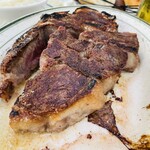 Wolfgang's Steakhouse by Wolfgang Zwiener - 12オンスの骨付き熟成ニューヨークサーロイン