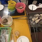 牡蠣小屋 流王 - 広島牡蠣　唐津牡蠣　豊前牡蠣の3種類