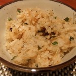 巴里 夕顔 - 紫蘇とじゃこ入りのガーリックライス