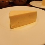 巴里 夕顔 - アイスが運ばれてこれからお料理です。