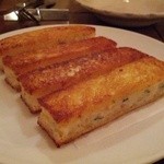 クスクス ルージール - バター風味の香ばしいエビパン