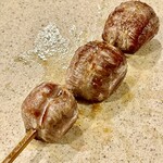 焼鳥 せきね - 甲斐路軍鶏砂肝　今日の出色の一串です