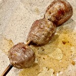 焼鳥 せきね - 甲斐路軍鶏と食べ比べしたくて熊野地鶏の砂肝もいただきました