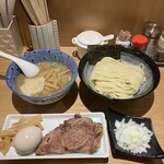 つけ麺 はま紅葉 - つけ麺並細麺+特製+玉ねぎ