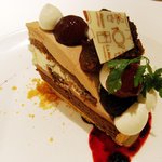 ラ・メゾン アンソレイユターブル - 巨峰とキャラメルショコラのタルト