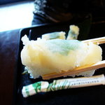 二葉 - 鯛の押し寿司　一口サイズ