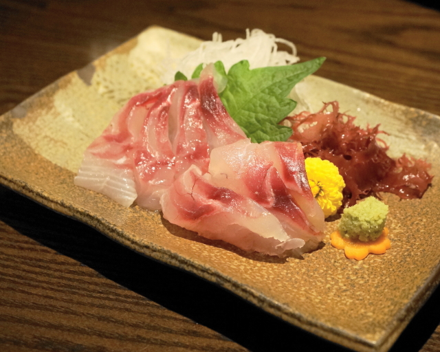 11 青鲷の刺身(690円)