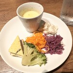 道玄坂コックマン - 前菜盛り合わせとかぼちゃのスープ