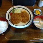 Tonkatsu Moriya - メンチカツ定食970円