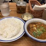 エチオピアカリーキッチン - チキン豆カリー(970円)