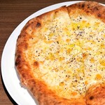 카초에페페~4종 치즈의 피자~