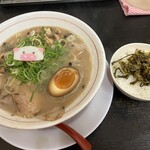 しあわせのらーめん ミゥ - 料理写真:(B)豚骨ラーメン＋高菜ごはん