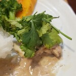 キッチン ブルー グローブ - 最後もパクチー乗せ