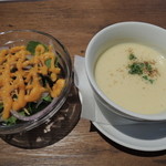 Cafe×Bar COVO - ドリアセットのサラダとスープ
