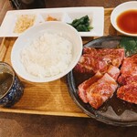 YAKINIKU YUMMY - 赤身焼肉定食