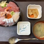 中央食堂 - 海鮮丼