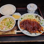 とんかつ寛太 - 料理写真:●ロースみそかつ定食（ランチ）760円
を注文してみた

■『茶碗蒸し』か『味噌汁』のどちらかを選択出来た

この金額のとんかつランチが
どんなランチなのかを食べてみるため
このお店に来たんだよねえ