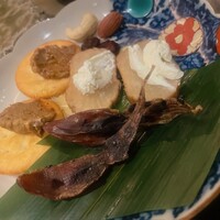 厳選焼鳥 一石三鳥 本店 - おつまみ　いぶりがっこ