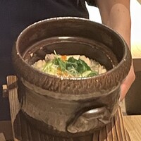 厳選焼鳥 一石三鳥 本店 - 土鍋ご飯！炊き込みご飯豪華です‼️