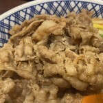 Yoshinoya - 甘だれの牛肉（2023年12月7日撮影）