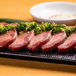 Yakiniku (Grilled meat) beef star recommended! Specially selected thick-sliced tongue salt [uses special thick super-core tongue]