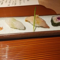 対馬のどぐろとイカ活き造り 博多 魚蔵 都ホテル店 - 