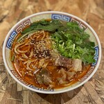 CHI-FO 台湾屋台縁食区 - 紅焼牛肉麺（辛くスパイシーな牛肉麺・温）