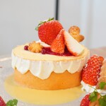 ハナツムリ - 【2023.12】いちごのロールケーキ(税込748円)