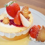 ハナツムリ - 【2023.12】いちごのロールケーキ(税込748円)