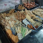 讃岐うどん がもう - 整列する惣菜たち