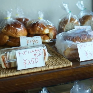 ベーカリーハラダ_2