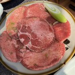 炭火焼肉　萬大 - 