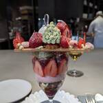 ASAKO IWAYANAGI FUKUOKA - とっても美しいパフェであります。