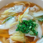 Udon Satou - 『豚肉と白菜のあんかけうどん』たっぷりの白菜と、豚バラ、人参の入った、柚子とぽん酢の香るあんかけうどんです。※冬の季節メニューです。   