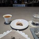 ASAKO IWAYANAGI FUKUOKA - ♪アミューズに、栗とあんこのパイ菓子♪