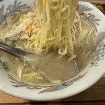 中華一 龍王 - 細麺でズルズル