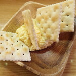 ペルメニ ブティック - チーズサラダ（玉子・マヨネーズ・すりおろし生ニンニク・チーズ）※メニュー外