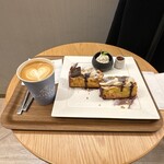 Godiva Café - フレンチトースト　プレミアムバナナチョコレート、カフェラテ