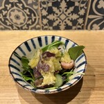 炭焼 まつい - さつまいものサラダがつきます