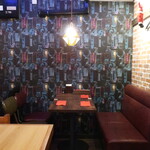 ペルメニ ブティック - 店舗内観（テーブル席）